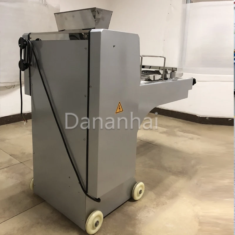 Electric Salt And Pepper Roll Forming Machine Fully Automatic Toast Bread Making Kitchen Appliance for Sale